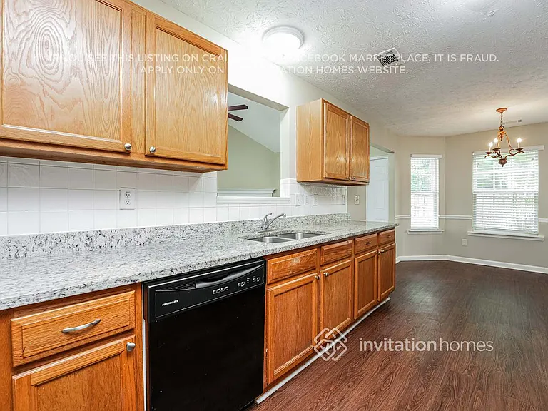 1346 Haynes Trace Ct — Photo 9