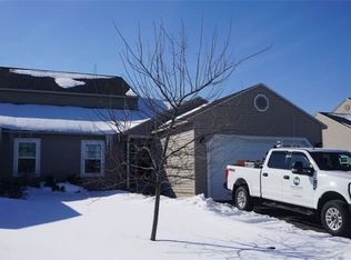 145 Slindes Woods Cir, North Syracuse, NY 13212