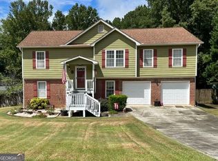 317 Crosswalk Dr, Auburn, GA 30011
