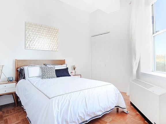 2nd image of 20 Exchange Pl APT 5002