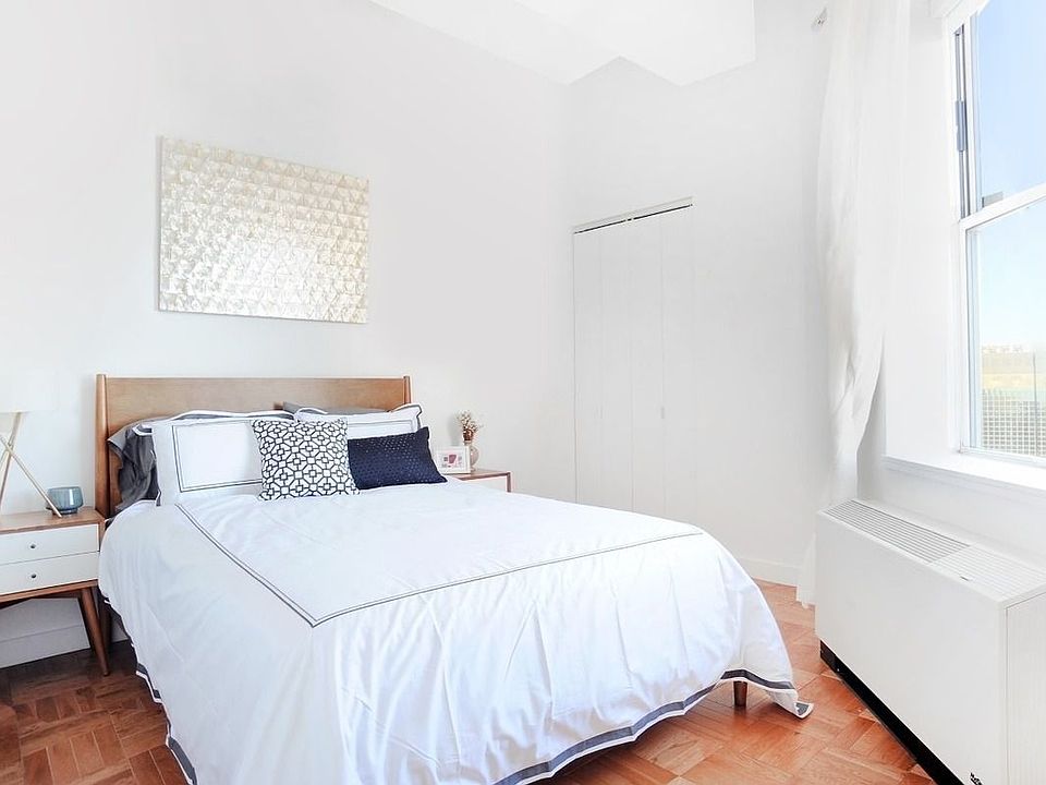 1st image of 20 Exchange Pl APT 2104