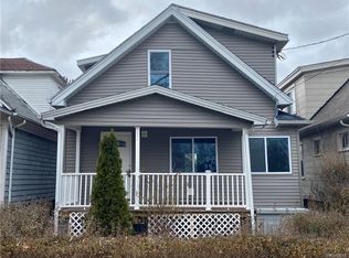 2014 Independence Ave, Niagara Falls, NY 14301
