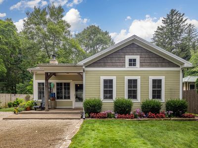 16044 Lakeshore Rd, Union Pier, MI, 49129