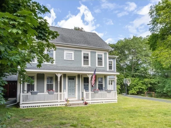 16 County St, Foxboro, MA 02035