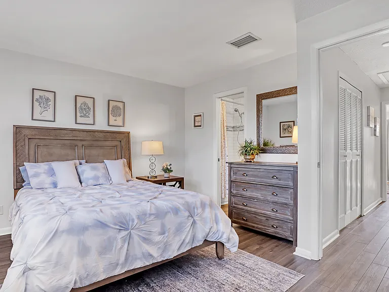 Guest bedroom