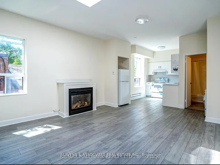 420 Parliament St #1 — Photo 4