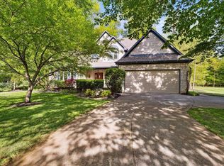 5477 Blackhawk Forest Dr, Westerville, OH 43082