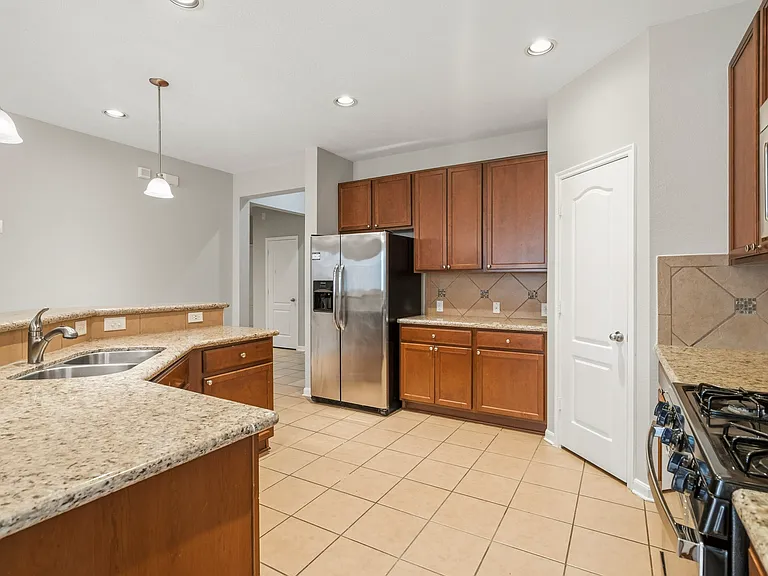 16430 Sheffield Run Dr — Photo 11