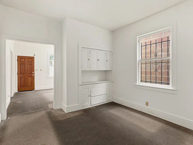 811 W Grand Ave #A — Photo 6