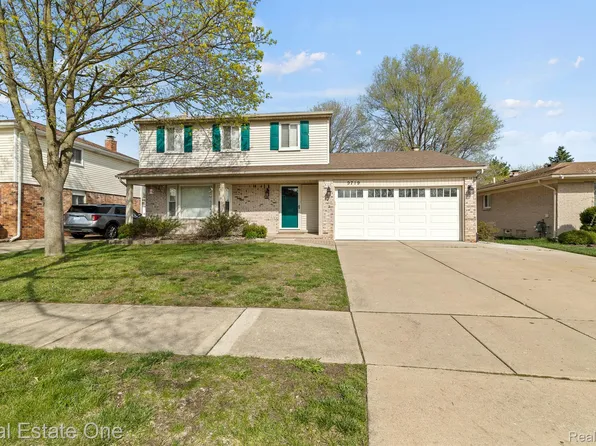 9719 Sharon St E, Taylor, MI 48180