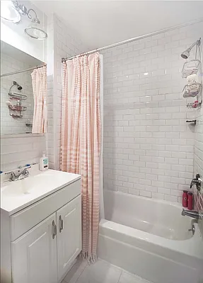 Rented by Compass | media 24