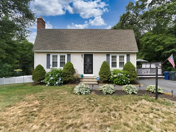 62 Dexter Ave, Dracut, MA 01826
