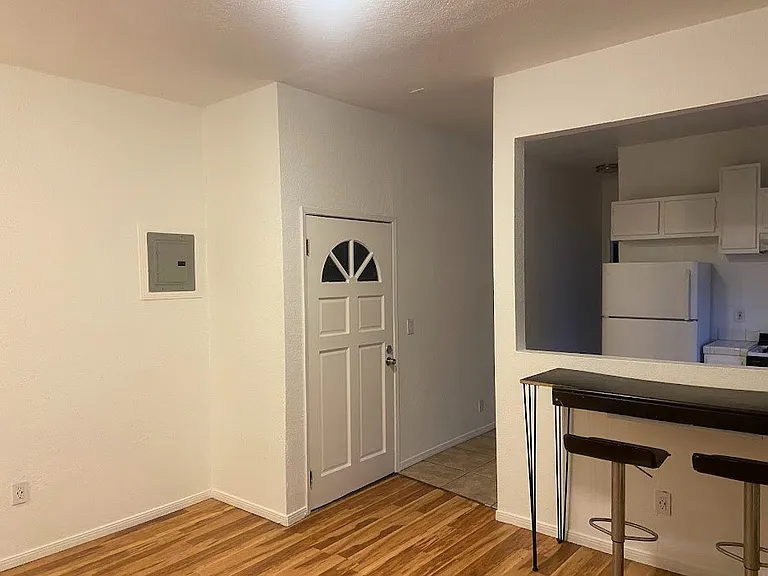 1494 W 27th St #3 — Photo 11