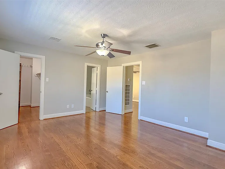 9923 Farrell Dr — Photo 23