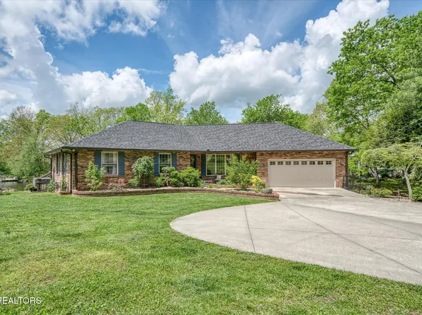 2012 Cravens Dr, Crossville, TN 38572