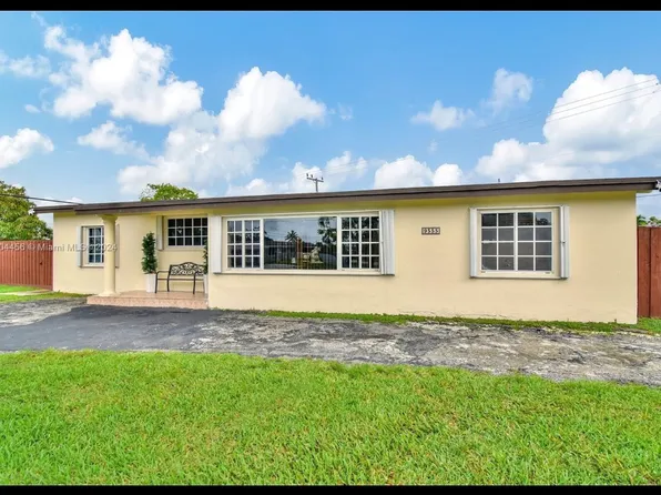 9555 Dominican Dr, Cutler Bay, FL 33189