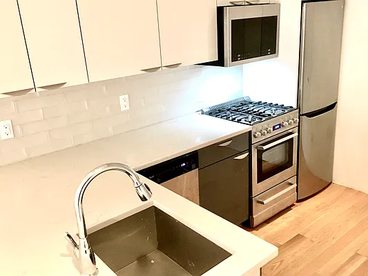 Rented by Keyo  | media 6