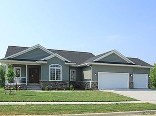 893 Tipperary Rd, Iowa City, IA 52246