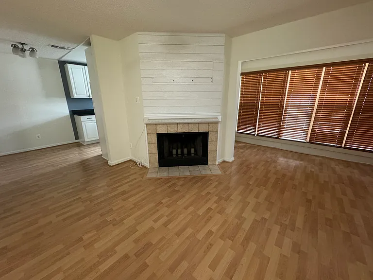 12103 Greenwood Ct #201 — Photo 6