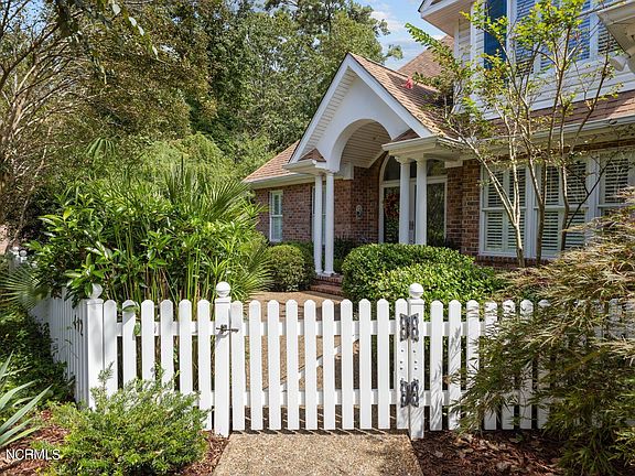 3rd image of 412 Hillcrest Drive