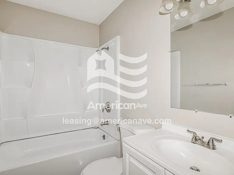 820334_012_bedroom_12.jpg