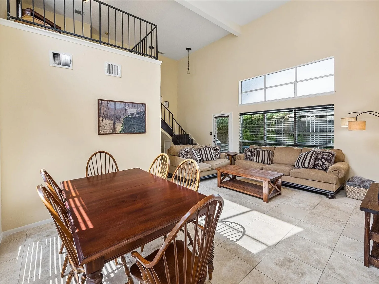 3 bed, 1636 sqft, $3,300 — Photo 3