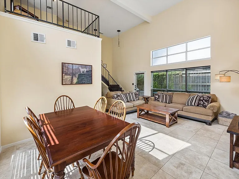 963 Althea Dr — Photo 3