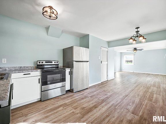 4th image of 4924 N Graceland Dr
