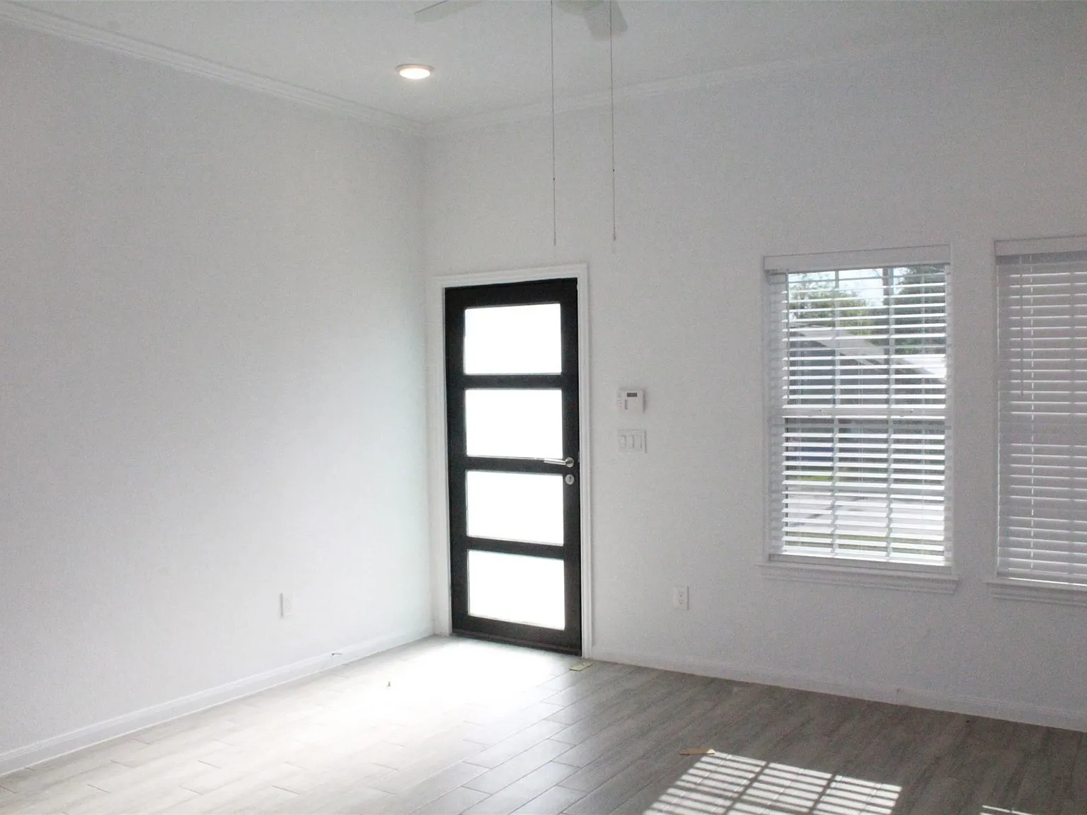 3 bed, 2.5 bath, 1626 sqft, $2,195 — Photo 3