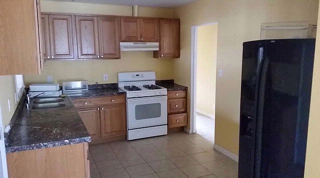 2nd image of 710 Broadway Blvd