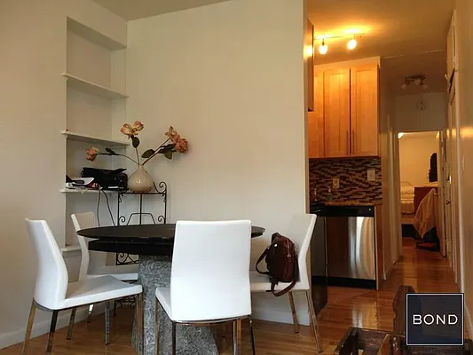 Rented by Bond New York | media 9