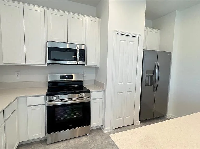 2821 Pierr St — Photo 7