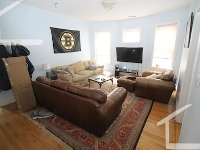 9 Harvard Ter #1 — Photo 3