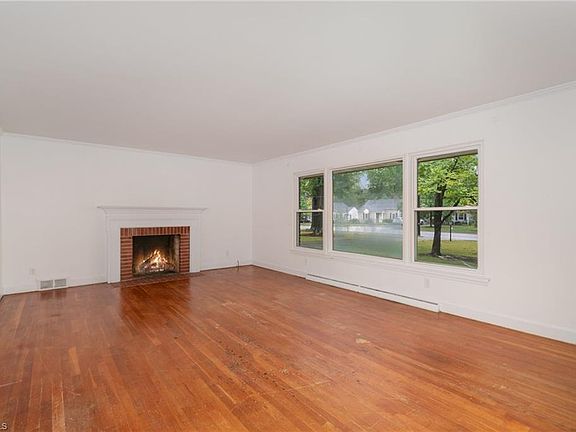 3rd image of 212 W Cornwallis Dr