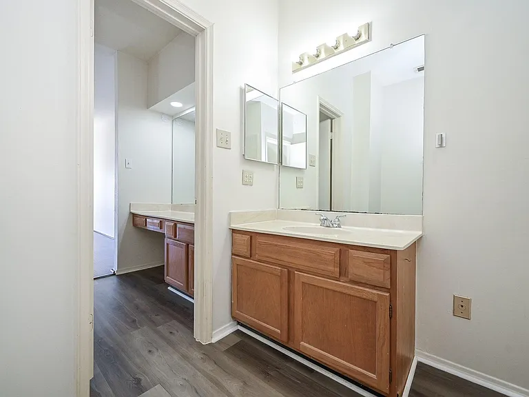 338 Wilcrest Dr #338 — Photo 12