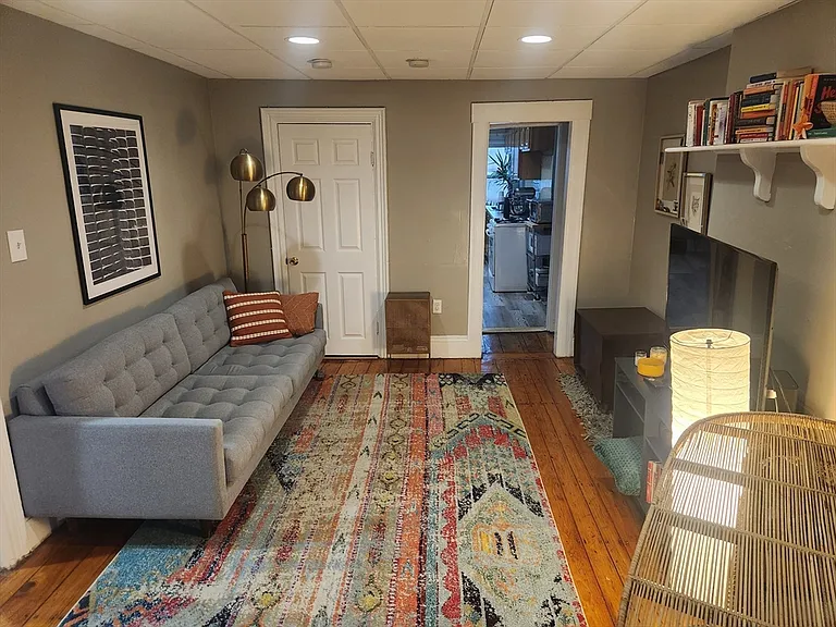 100 Pleasant St #4 — Photo 2