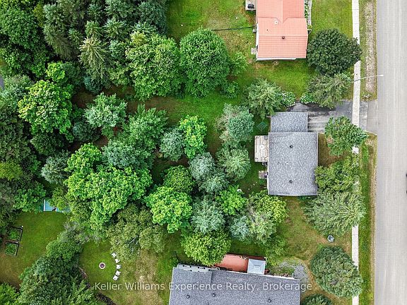 4th image of 141 Meadow Heights Dr