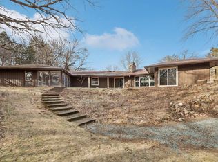 725 Criglas Rd, Wales, WI 53183