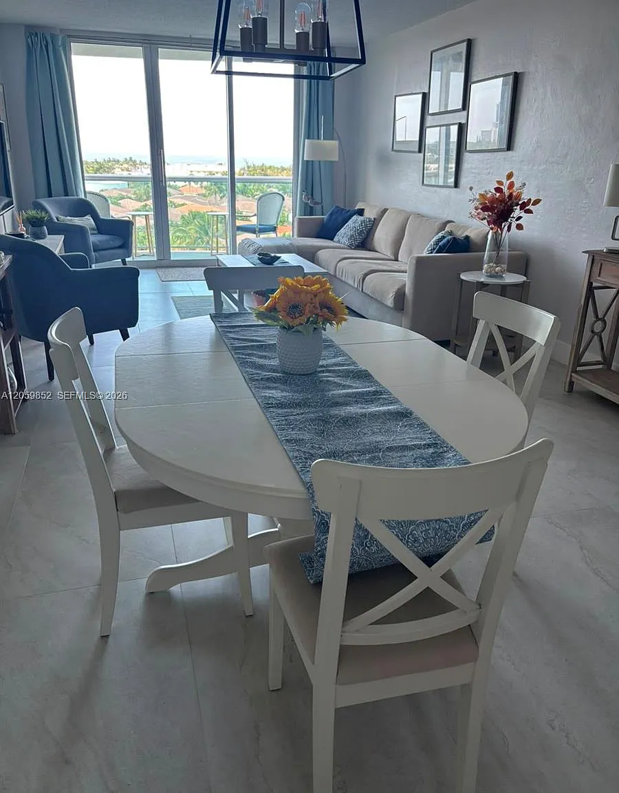 2 bed, 1549 sqft, $3,190 — Photo 1