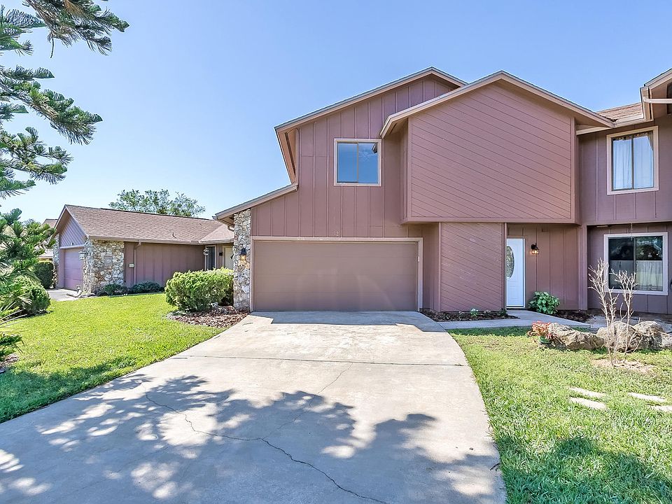 1st image of 32 Wildwood Trl