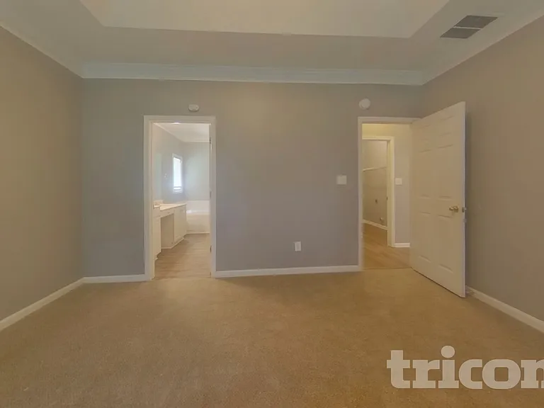 2200 Sugarbirch Dr — Photo 6