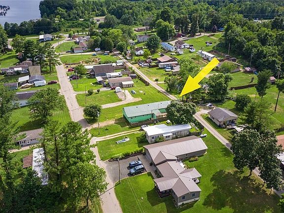 2nd image of 57737 Montour Rd