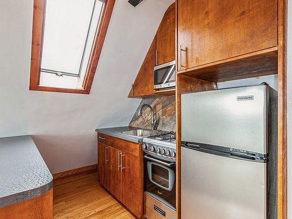 5th image of 157-26 96th St #2