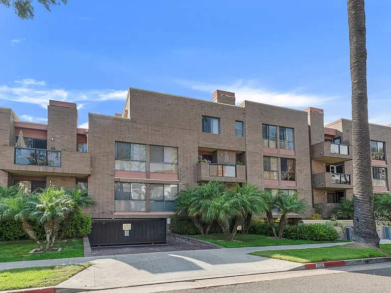 235 S Tower Dr #305 — Photo 29