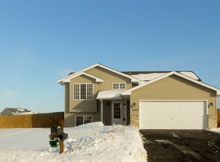 2132 Emerson Rd S, Cambridge, MN 55008