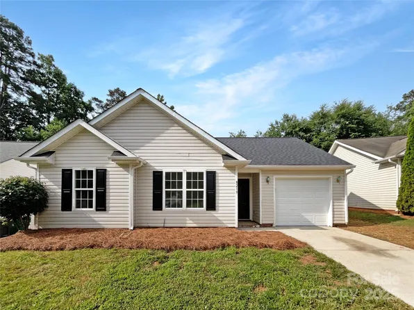 8219 Pozzi Rd, Charlotte, NC 28216