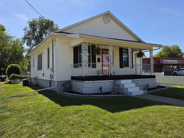 1122 E Chestnut St, Canton, IL 61520