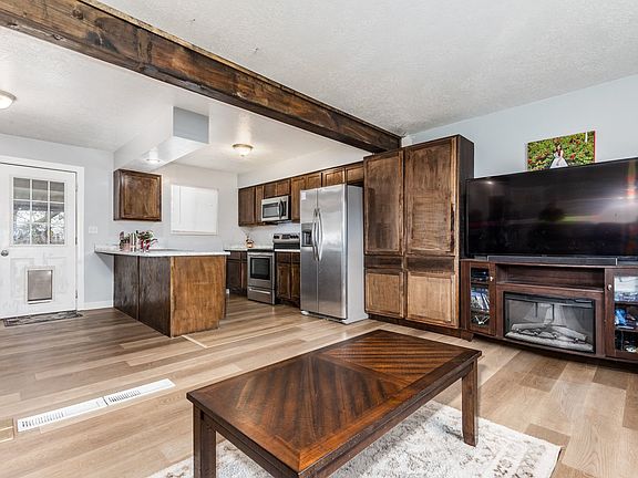 3rd image of 86 Mill Rd