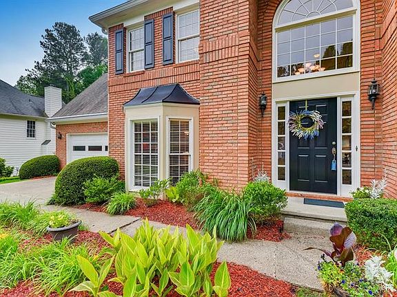 3rd image of 587 Briarmeade Dr