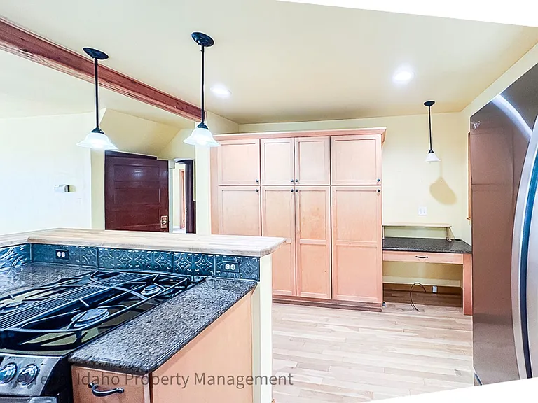 1203 Logan St — Photo 15